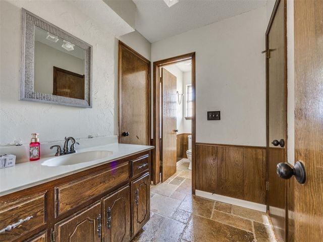 313 W Grand Teton Court, Yukon, OK 73099