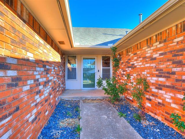 313 W Grand Teton Court, Yukon, OK 73099