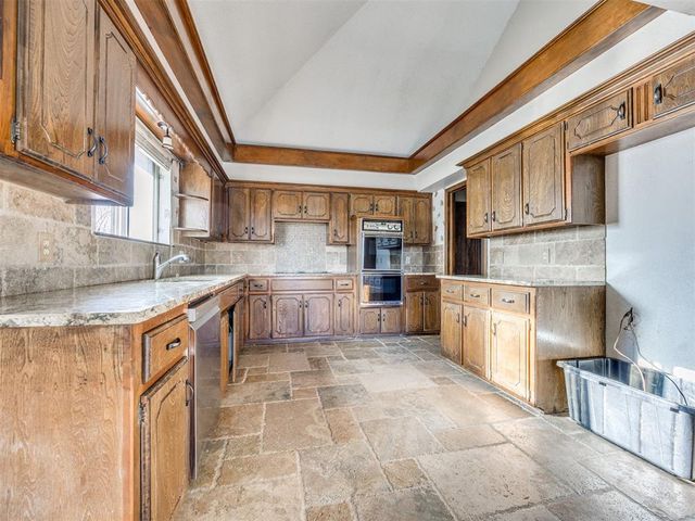 313 W Grand Teton Court, Yukon, OK 73099