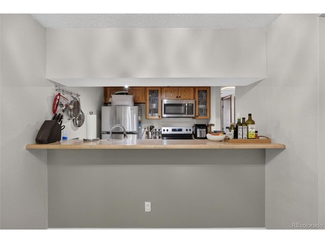 540 S Forest St 4-202, Denver, CO 80246