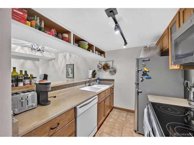 540 S Forest St 4-202, Denver, CO 80246
