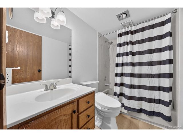 540 S Forest St 4-202, Denver, CO 80246