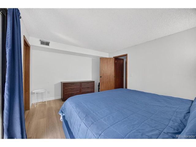 540 S Forest St 4-202, Denver, CO 80246
