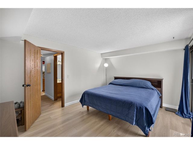 540 S Forest St 4-202, Denver, CO 80246