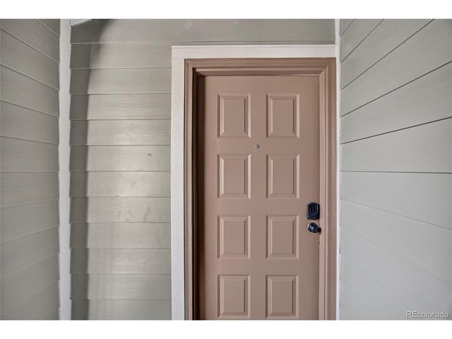 540 S Forest St 4-202, Denver, CO 80246