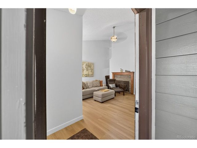 540 S Forest St 4-202, Denver, CO 80246