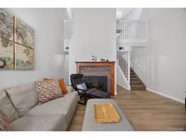 540 S Forest St 4-202, Denver, CO 80246