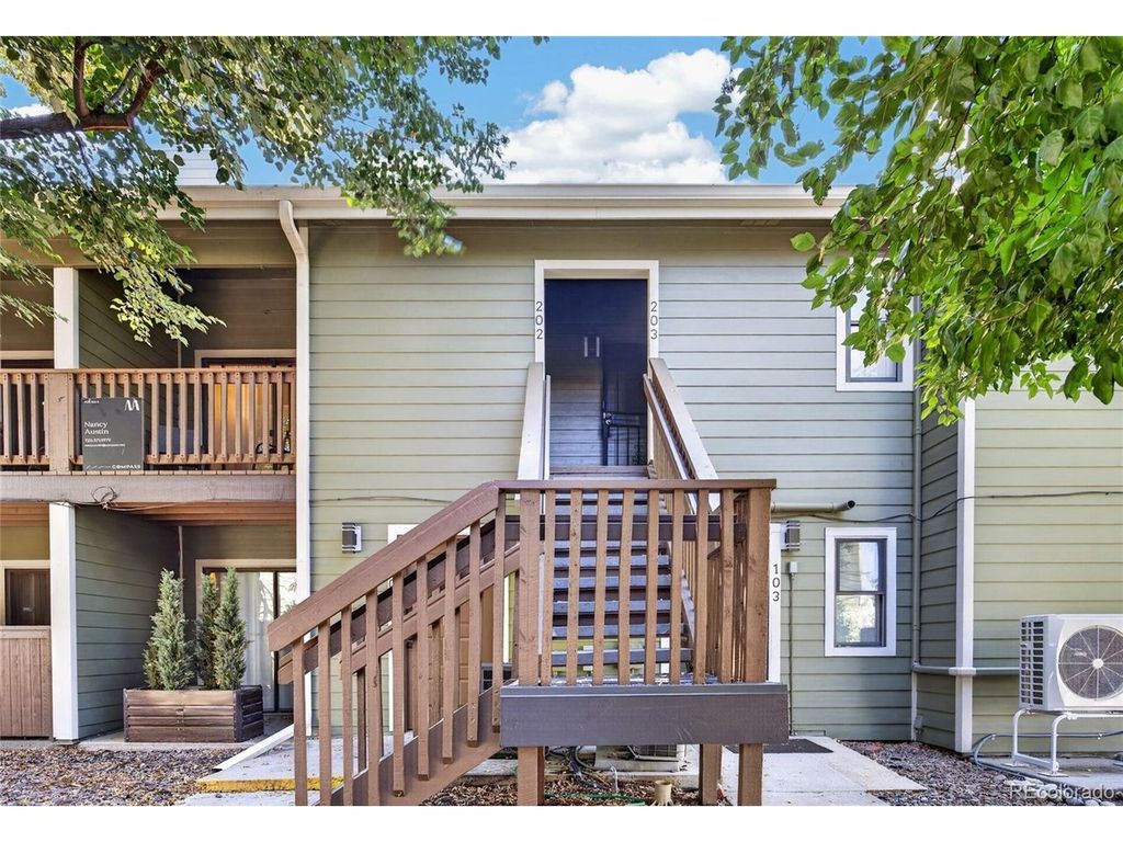 540 S Forest St 4-202, Denver, CO 80246