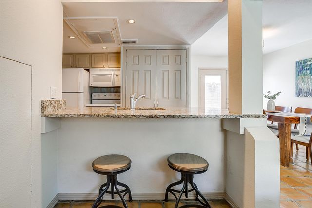 2710 Douglas Avenue 114, Dallas, TX 75219