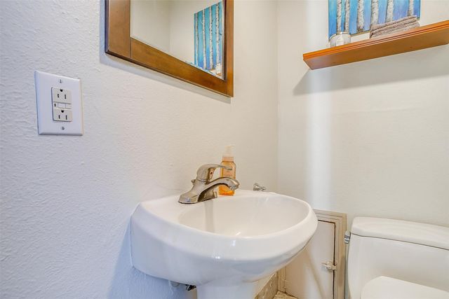 2710 Douglas Avenue 114, Dallas, TX 75219