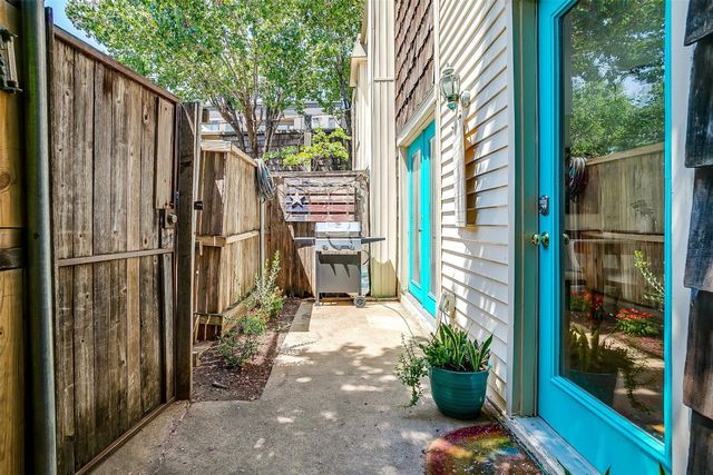 2710 Douglas Avenue 114, Dallas, TX 75219