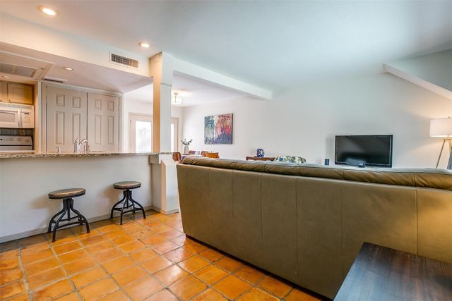 2710 Douglas Avenue 114, Dallas, TX 75219