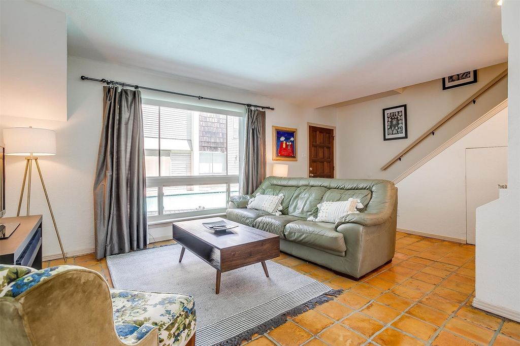 2710 Douglas Avenue 114, Dallas, TX 75219