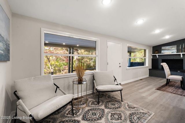 5901 Stansbury Ln, Louisville, KY 40291