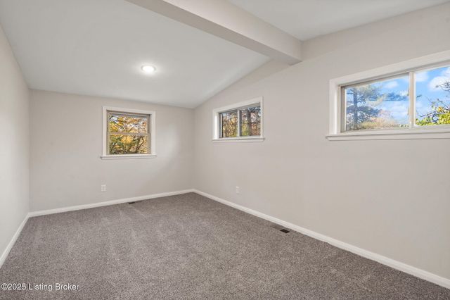 5901 Stansbury Ln, Louisville, KY 40291