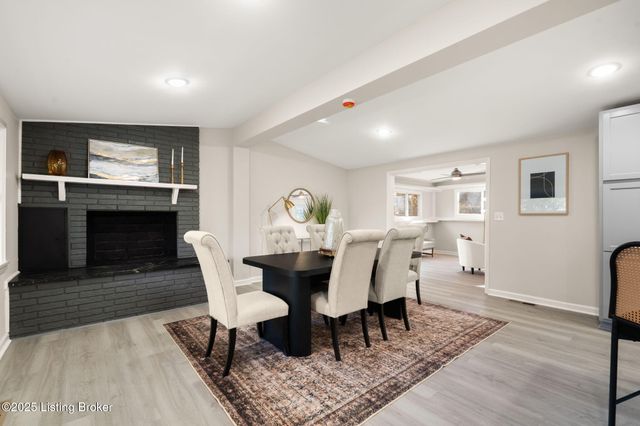 5901 Stansbury Ln, Louisville, KY 40291