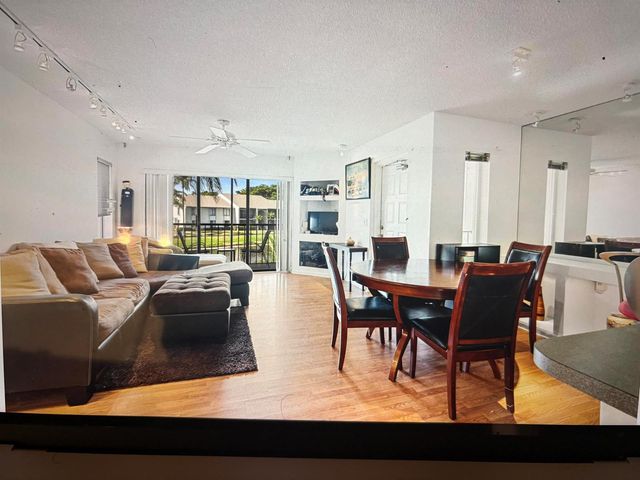 1115 Green Pine Boulevard F2, West Palm Beach, FL 33409