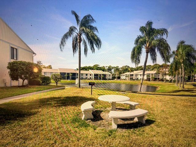 1115 Green Pine Boulevard F2, West Palm Beach, FL 33409