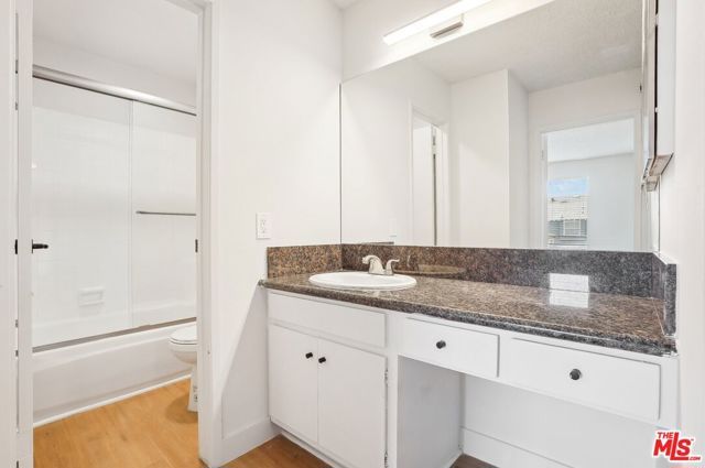 1352 S Carmelina Avenue 308, Los Angeles, CA 90025