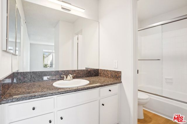 1352 S Carmelina Avenue 308, Los Angeles, CA 90025