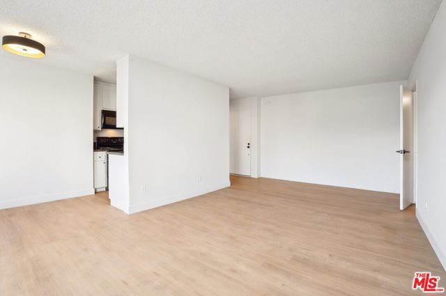 1352 S Carmelina Avenue 308, Los Angeles, CA 90025