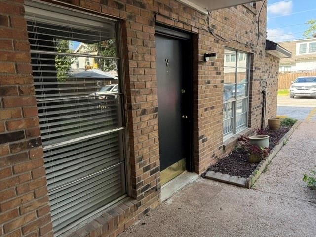 121 E 12th Street 2, Houston, TX 77008