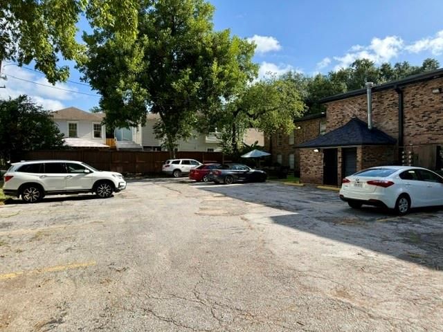 121 E 12th Street 2, Houston, TX 77008