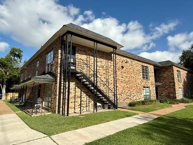 121 E 12th Street 2, Houston, TX 77008