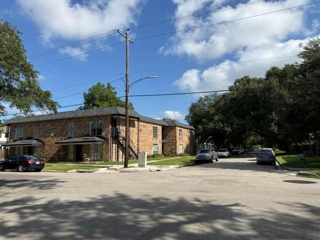 121 E 12th Street 2, Houston, TX 77008