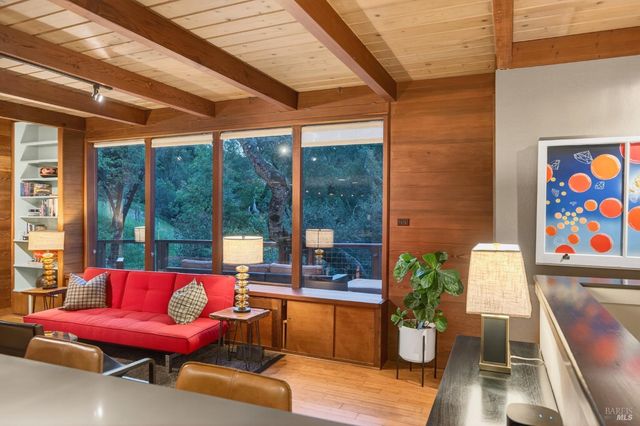 116 Hill Rd, Glen Ellen, CA 95442