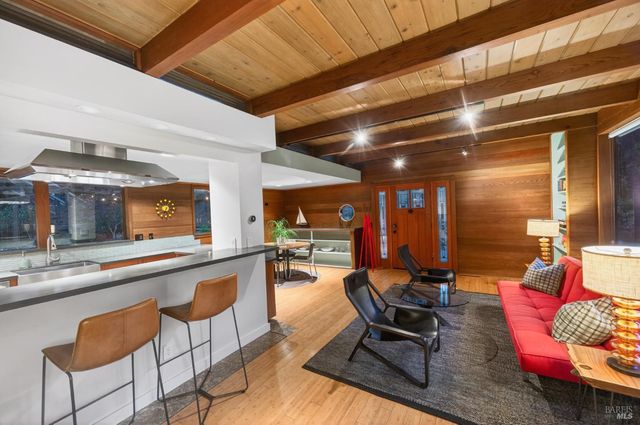 116 Hill Rd, Glen Ellen, CA 95442