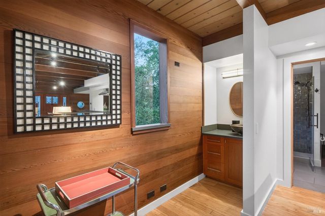 116 Hill Rd, Glen Ellen, CA 95442