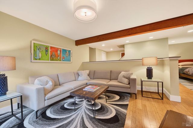 116 Hill Rd, Glen Ellen, CA 95442