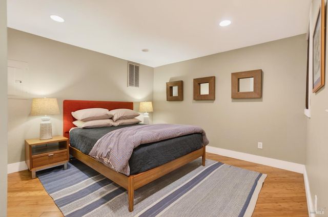 116 Hill Rd, Glen Ellen, CA 95442