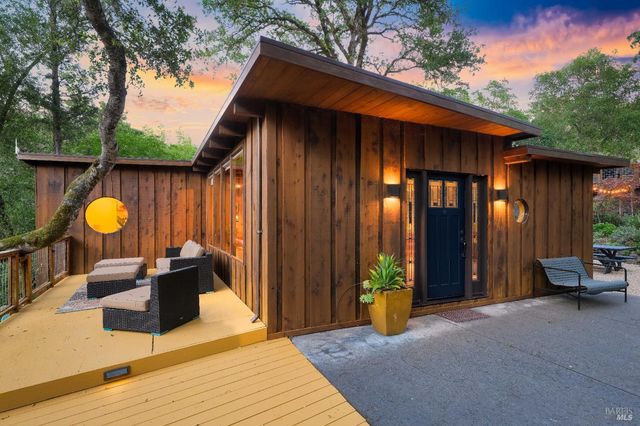 116 Hill Rd, Glen Ellen, CA 95442