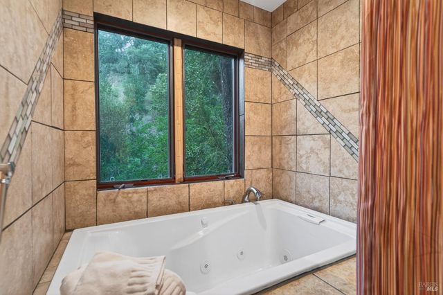 116 Hill Rd, Glen Ellen, CA 95442