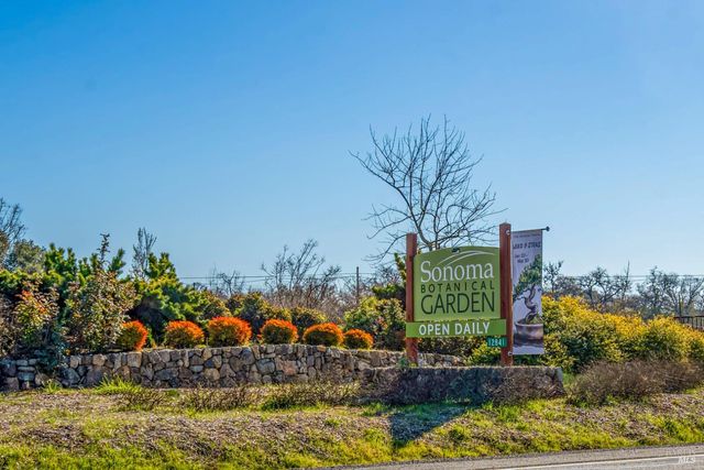 116 Hill Rd, Glen Ellen, CA 95442