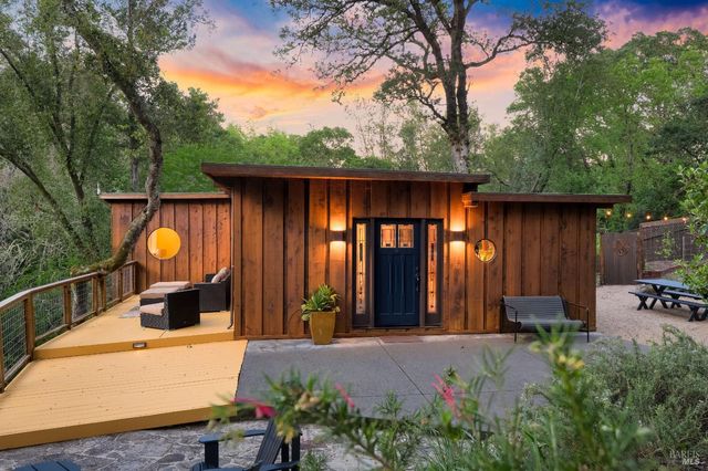 116 Hill Rd, Glen Ellen, CA 95442