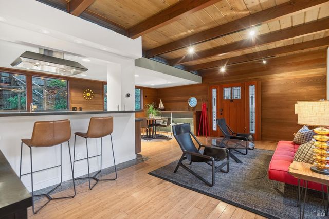 116 Hill Rd, Glen Ellen, CA 95442