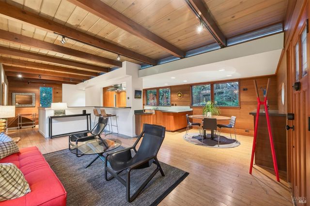 116 Hill Rd, Glen Ellen, CA 95442