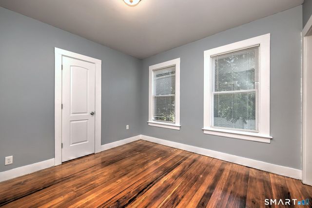 31 Winthrop Street, Meriden, CT 06451
