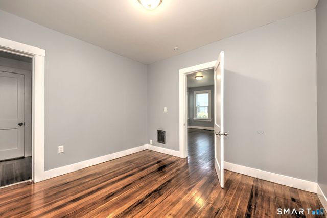 31 Winthrop Street, Meriden, CT 06451