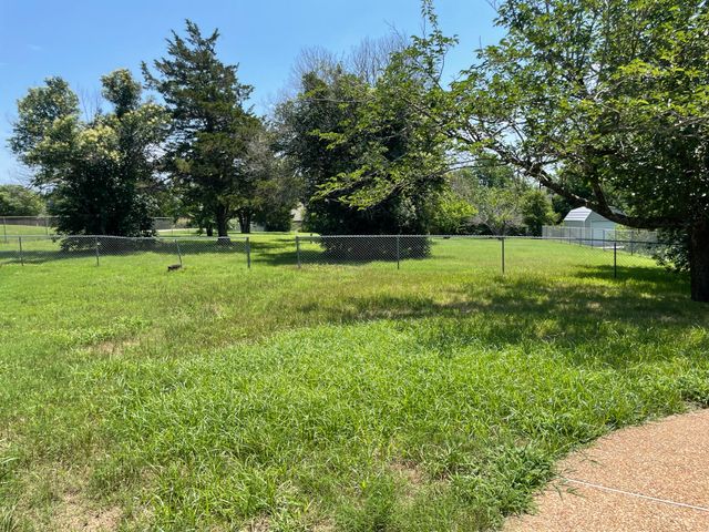 932 Valley View Avenue, Red Oak, TX 75154
