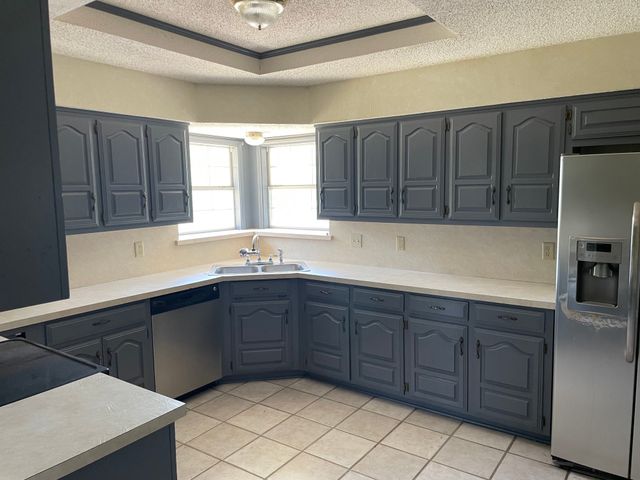 932 Valley View Avenue, Red Oak, TX 75154