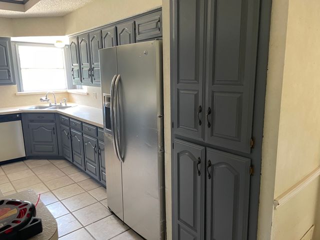 932 Valley View Avenue, Red Oak, TX 75154