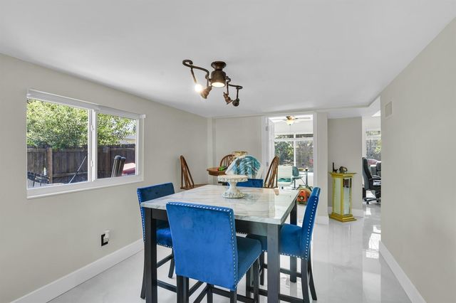 1218 SW 2ND Avenue, Pompano Beach, FL 33060