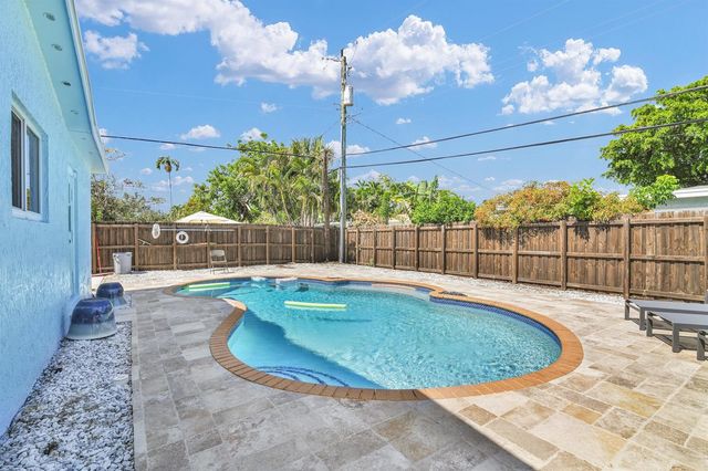 1218 SW 2ND Avenue, Pompano Beach, FL 33060