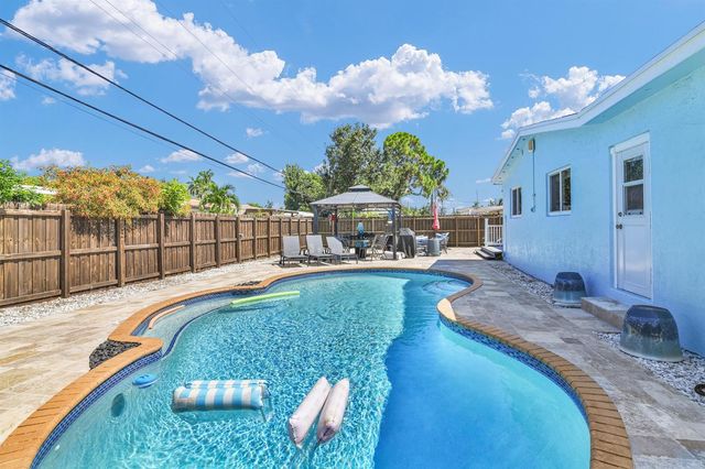 1218 SW 2ND Avenue, Pompano Beach, FL 33060