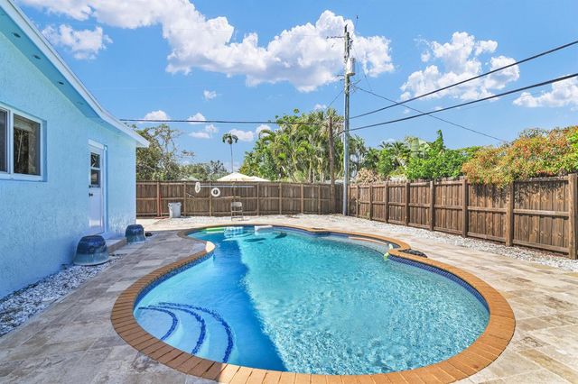 1218 SW 2ND Avenue, Pompano Beach, FL 33060