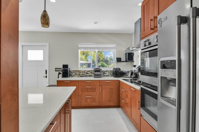 1218 SW 2ND Avenue, Pompano Beach, FL 33060